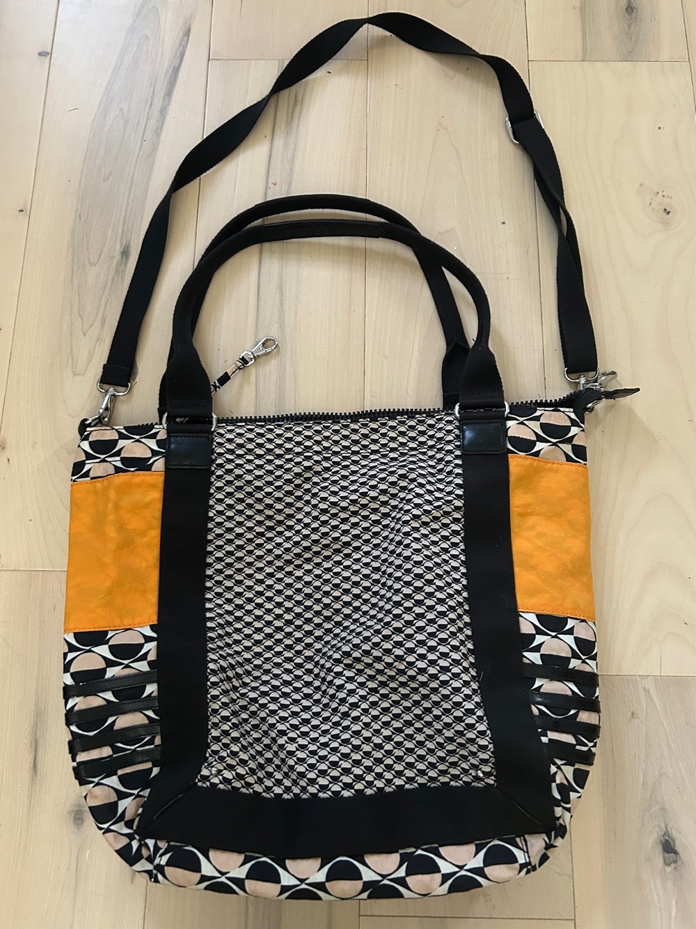 Kipling Geometric CrossbodyTote Black/White/Orange Spacious